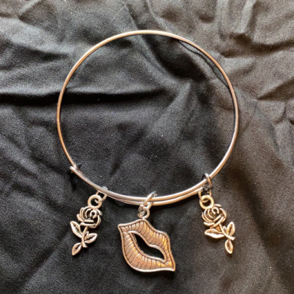 🤍🤍 Bangle 🤍🤍 - Picture 2 of 2